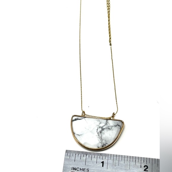 New Anthropologie x Serefina Beveled Crescent Pendant Necklace - Picture 4 of 5